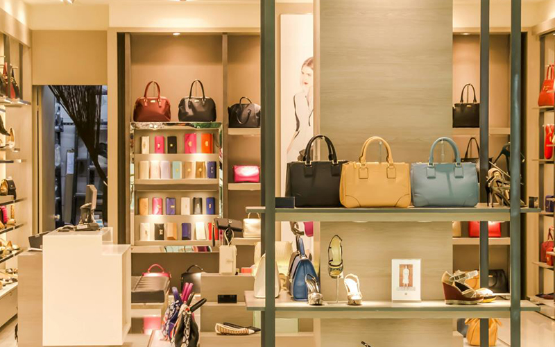 Hand bag shop in a mall
